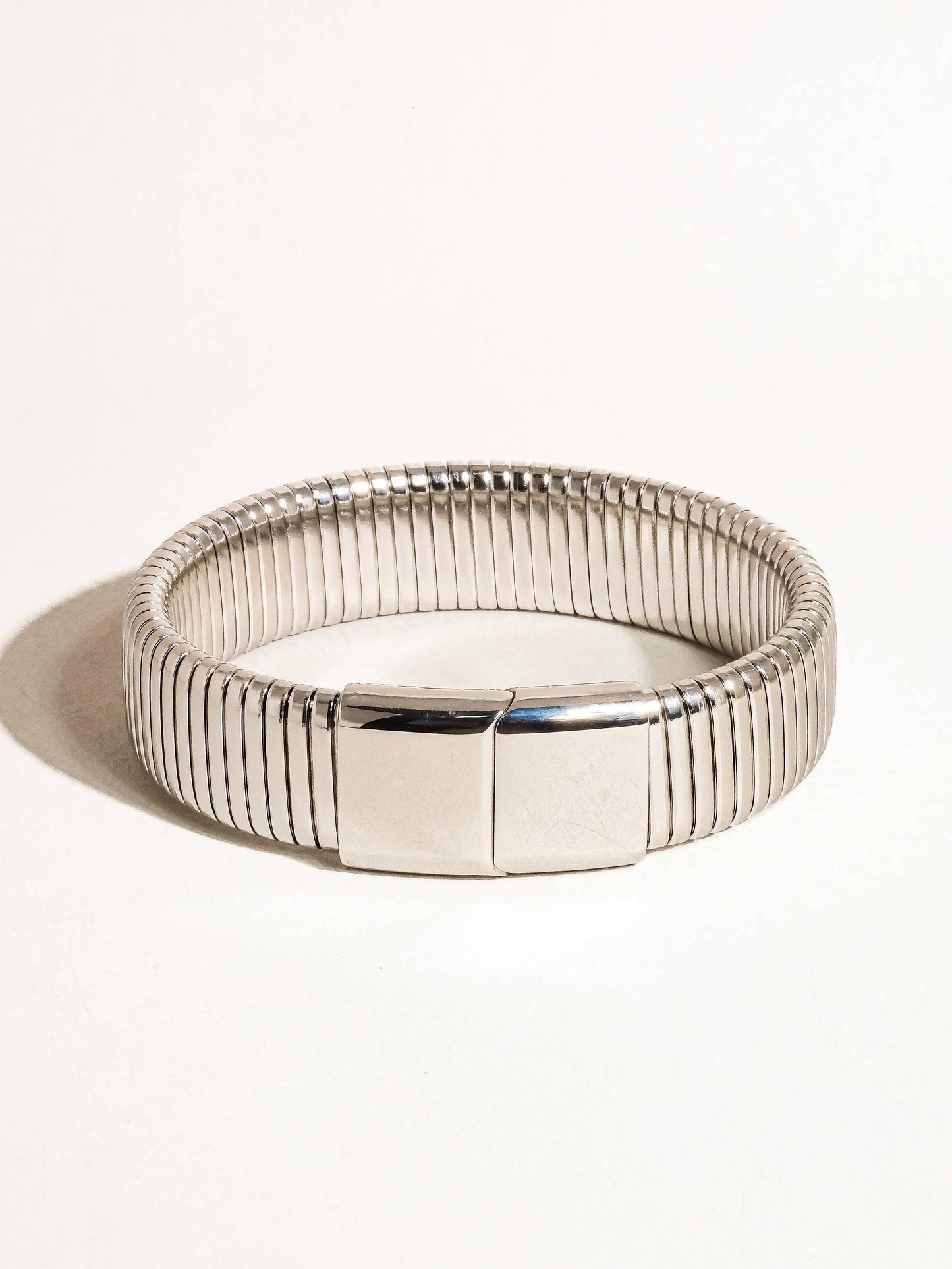Christel 18K Gold Non-Tarnish Stripe Bold Bangle